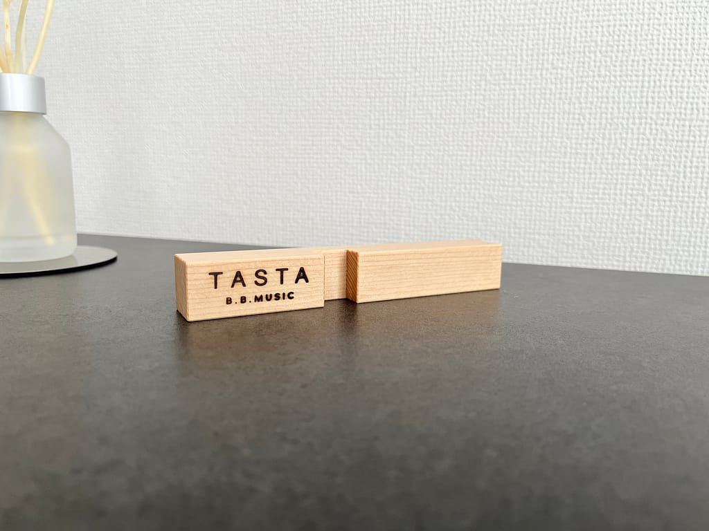 B.B. Music 株式会社 | TASTA|鍵盤を持ち歩く木製スマートフォンスタンド B.B. Music 株式会社 | TASTA|鍵盤を持ち歩く木製スマートフォンスタンド